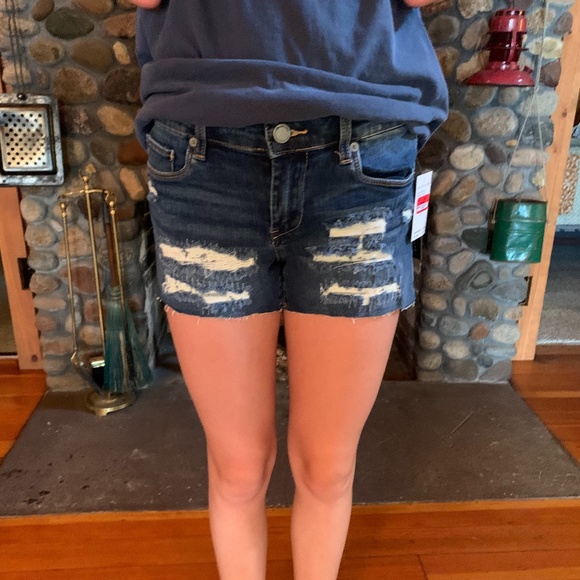 BlankNYC The Essex jean shorts - Picture 2 of 3